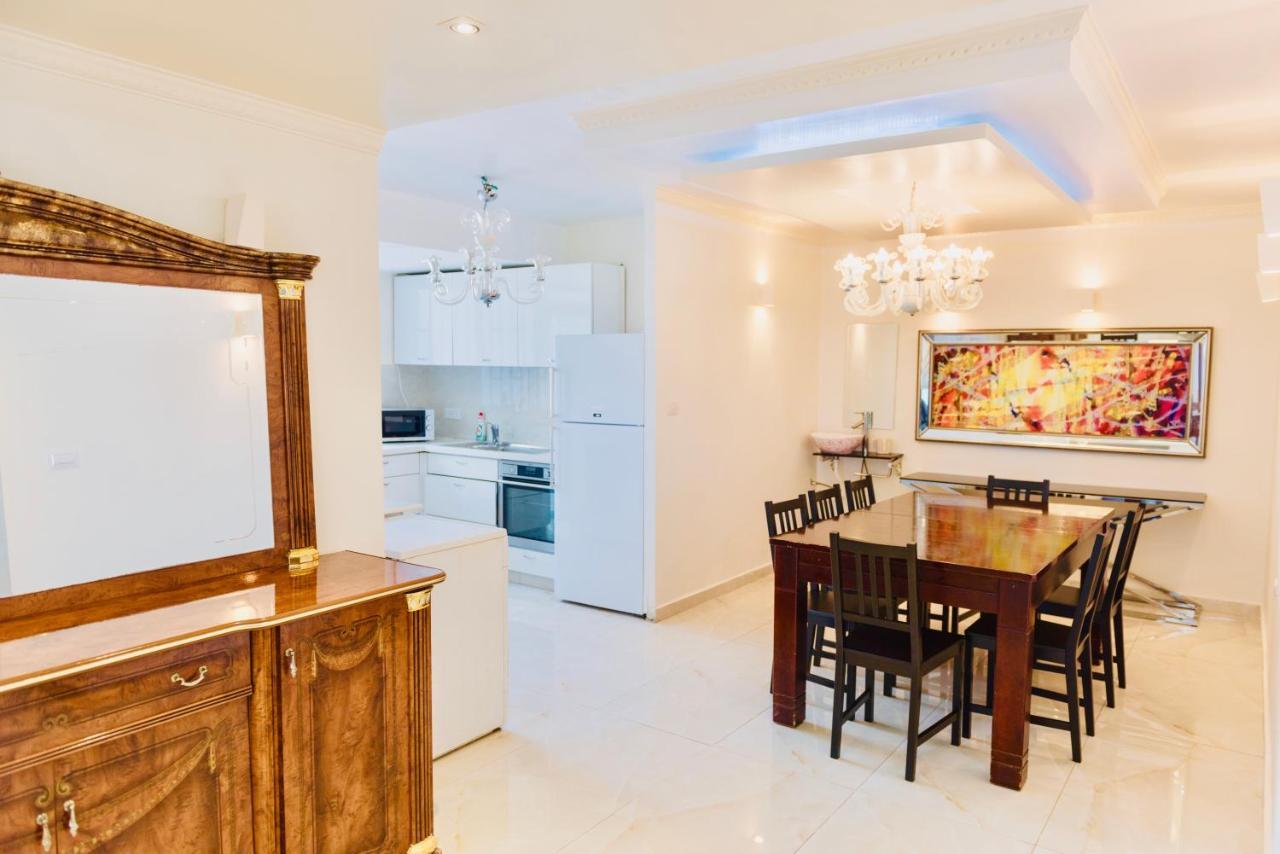 Royal Beach Front Apartments Нетания Экстерьер фото