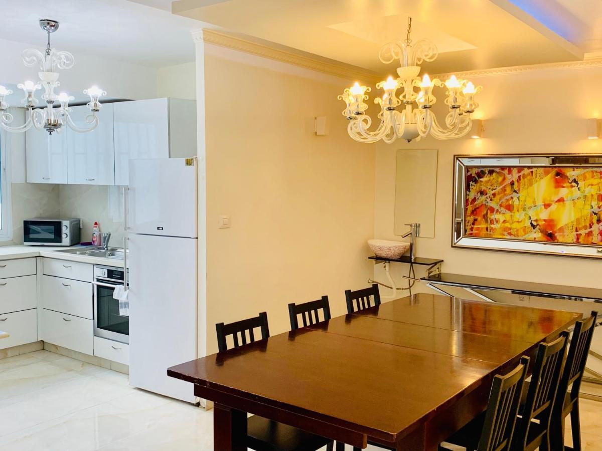 Royal Beach Front Apartments Нетания Экстерьер фото