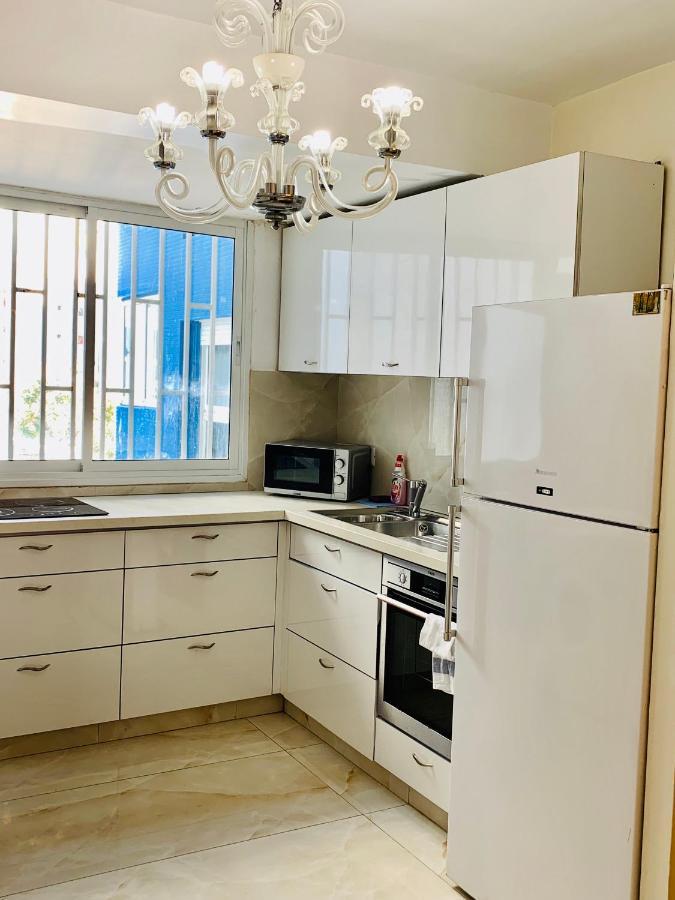 Royal Beach Front Apartments Нетания Экстерьер фото